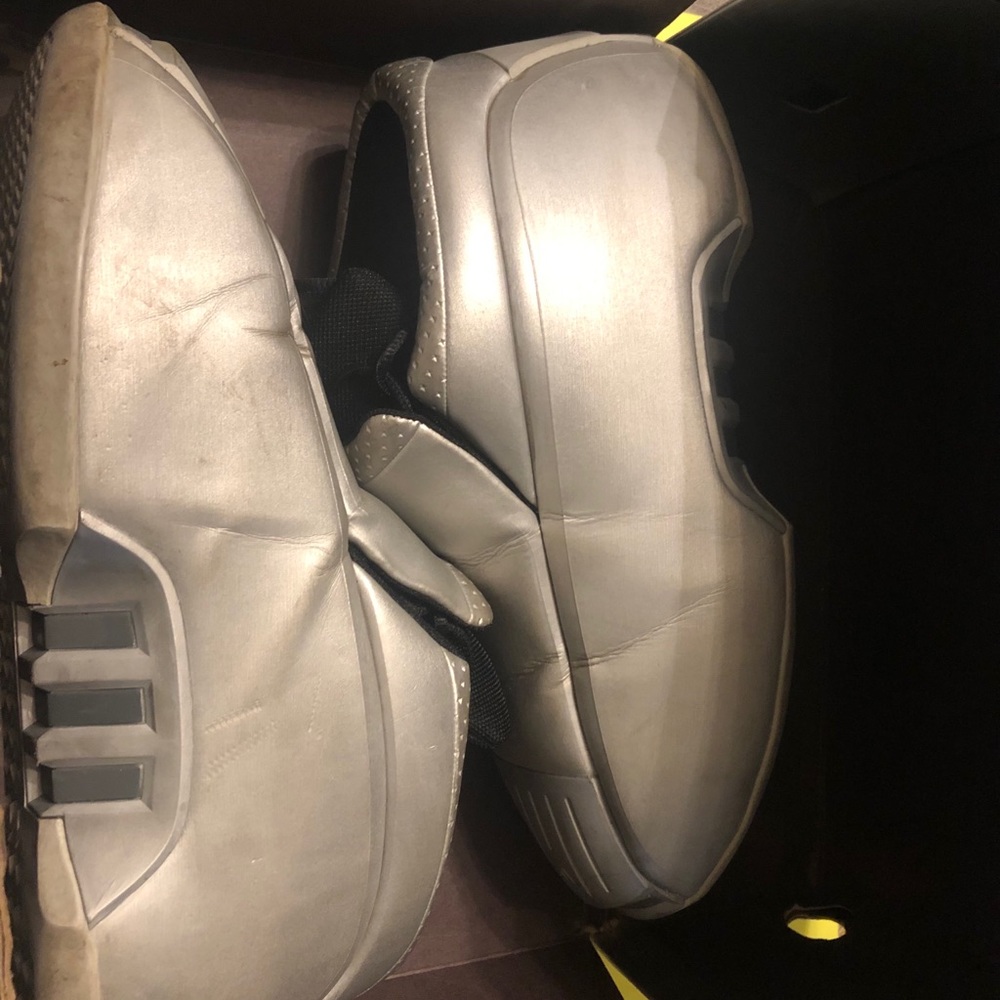 Men size 9 Kobe 2